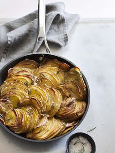 Crispy Roasted Potatoes with Rosemary