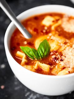 Crockpot Tomato Tortellini Soup