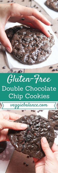 Flourless Double Chocolate Chip Cookies