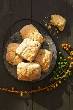 Fluffy Apple-Cheddar Biscuits