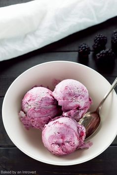 Fresh Blackberry Ice Cream (No Churn