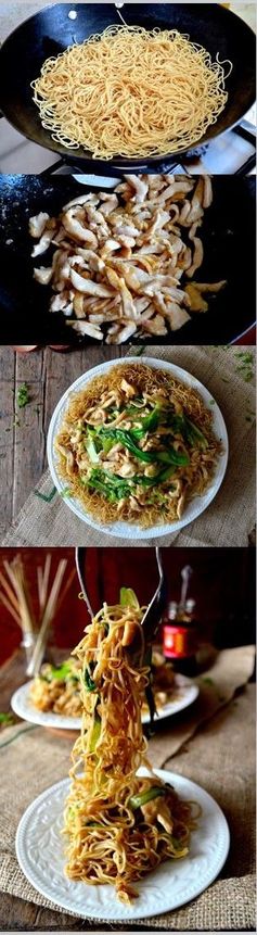 FRIED NOODLES W/ CHICKEN (Gai See Chow Mein