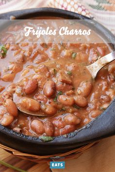 Frijoles Charros (Mexican Pinto Beans With Bacon and Chilies