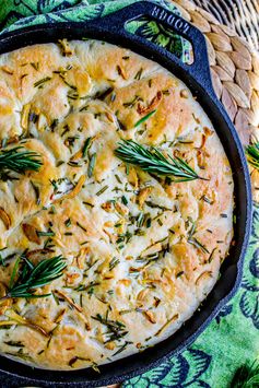 Garlic and Rosemary Skillet Bread