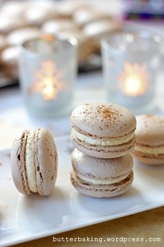 Gingerbread macarons with eggnog buttercream