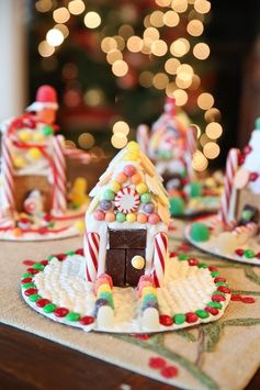 Graham Cracker Gingerbread House