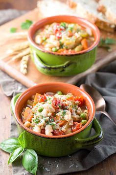 Hearty Garden Vegetable Farro Soup