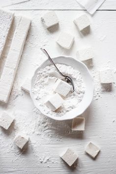 Homemade fluffy marshmallows (corn syrup free