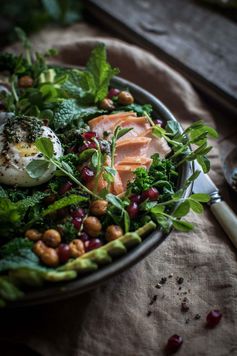 Kale salad with smoked trout, haloumi & tahini yoghurt