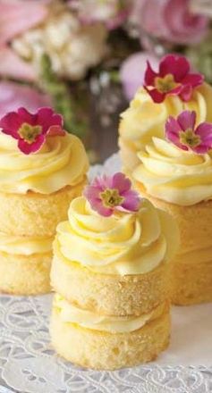 Lemon Buttercream Cakes