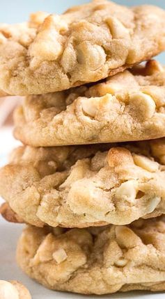 Levain Bakery (inspired White Chocolate Chip & Macadamia Nut Cookies