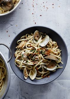 Linguine and Clams with Almonds and Herbs