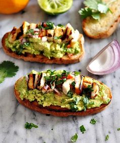 [Meat Free Brunch Recipe] Avocado & Halloumi Bruschetta