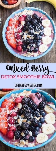 Mixed Berry Detox Smoothie Bowl