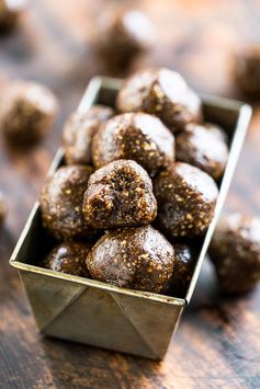 Molasses Ginger Cookie Energy Bites