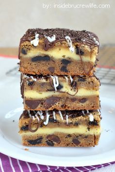 Oreo Chocolate Chip Cheesecake Cookie Bars