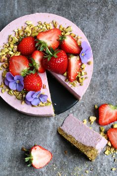 Pistachio and Strawberry Raw Cake (grain-free & vegan