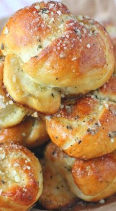 Pretzel Garlic Parmesan Knots