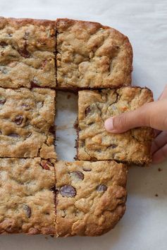 Pumpkin Spice Chocolate Chip Banana Blondies