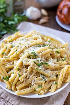 Quick & Easy Butter Garlic Noodles