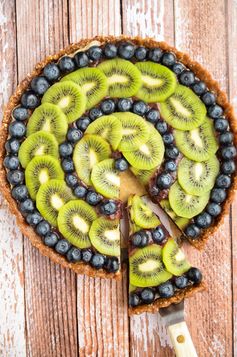 Raw Blueberry and Kiwi Tart