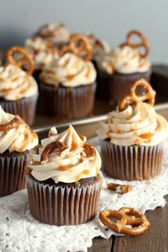 Salted Caramel Pretzel Cupcakes