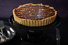 Salted caramel tart