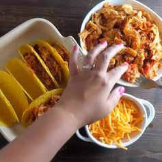 Slow Cooker Shredded Chicken Tacos