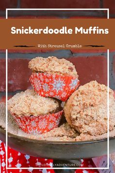 Snickerdoodle Muffins with Streusel Crumble