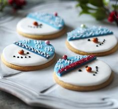 Snowman biscuits (Christmas cookies