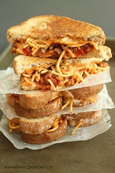 Spaghetti and Garlic Toast Grilled Cheese