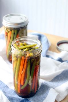 Spicy Cajun Pickled Green Beans and Carrots