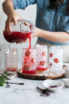 Strawberry Mint & Hibiscus Iced Tea