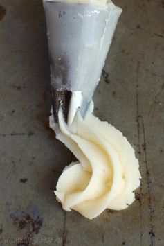 The BEST Vanilla Buttercream Frosting