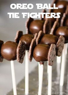 TIE fighter oreo pops - Star Wars Party