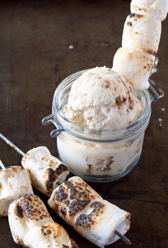 Toasted marshmallow ice cream