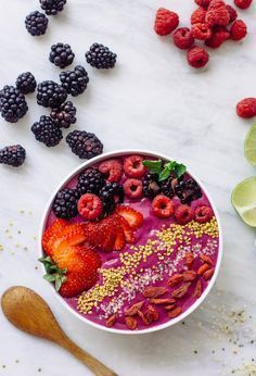 Ultimate Berry Smoothie Bowl