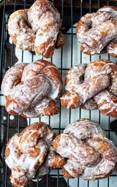 Vanilla Bean Glazed Pretzel Donuts