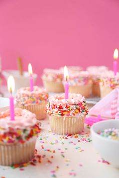 Vanilla Birthday Sprinkle Cupcakes