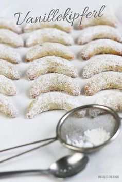 Vanillekipferl aka. Vanilla Crescent Cookies