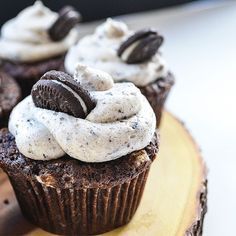 Vegan Oreo chocolate cupcakes