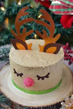 Vegan Reindeer Gingerbread Cake