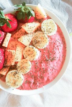 Vegan Strawberry Banana Smoothie Bowl with Coconut