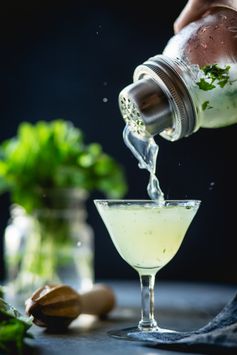 Verdant Lady (Chartreuse, Gin & Mint Cocktail