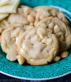 White Chocolate Chunk Macadamia Nut Cookies