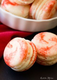 White Chocolate Peppermint Macaron recipe and video