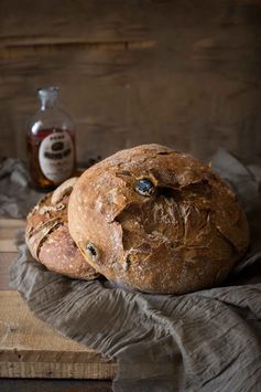 Wholewheat Olive Bread