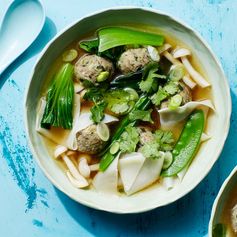 Wonton Soup With Mushroom-Zucchini 