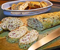 Zwiebel - Käse - Schinken Brot