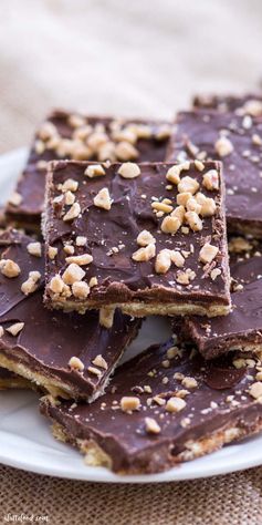 (5-ingredient Cracker Toffee